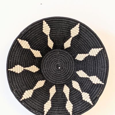 Other wall decoration - Shield white and ivory basket, Southern Africa - MALKIA HOME