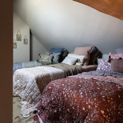 Throw blankets - Cosmic quilt - LE MONDE SAUVAGE BEATRICE LAVAL