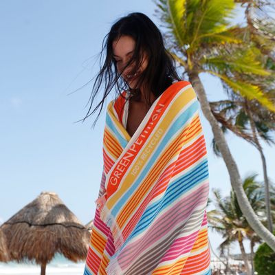 Sarongs - Ocean Amazon Beach Towel 100x180 cm - GREEN PETITION