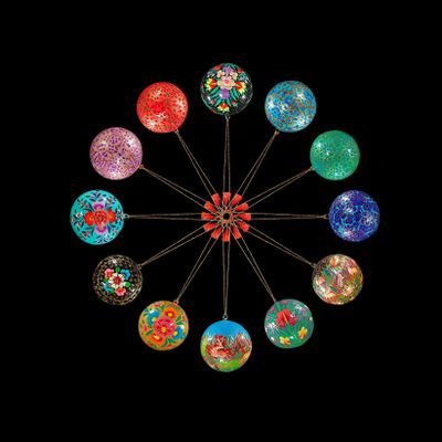 Guirlandes et boules de Noël - Santa's Helpers - Un ensemble de 12 boules faites à la main - HONEST LOVE OUR PLANET
