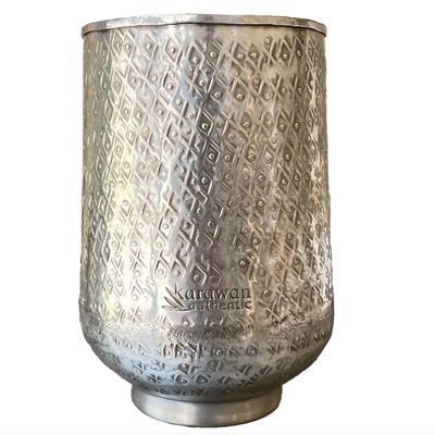 Objets de décoration - VERRE EN LAITON ARGENTÉ MARTELÉ ET GRAVÉ 'PALMYR' - KARAWAN AUTHENTIC