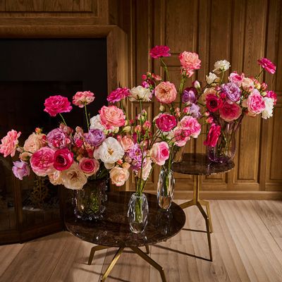 Décorations florales - Artificial Roses, with a touch of magic that blurs the lines between reality and artistry. (real touch collection) - SILK-KA BV