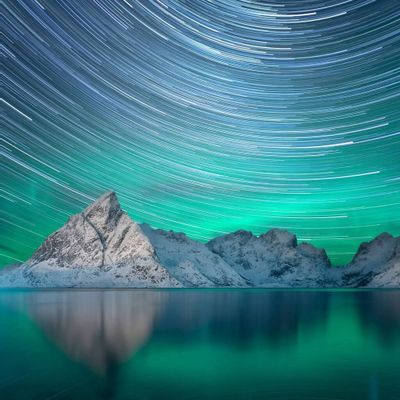 Photos d'art - Star trails and Northern Lights in Sweden - ANNA DOBROVOLSKAYA-MINTS