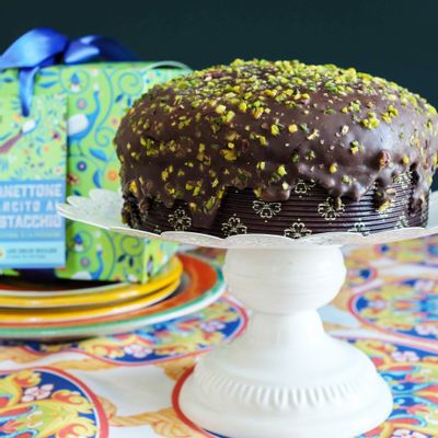 Delicatessen - Panettone with pistachio cream covered with dark chocolate - LES DEUX SICILES