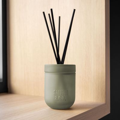 Gifts - Smith & Co. Scented Diffuser - THE AROMATHERAPY COMPANY