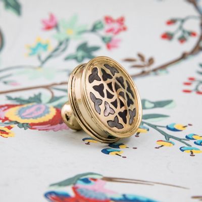 Decorative objects - Round brass knob with mother of pearl designs - WILD BY MOSAIC