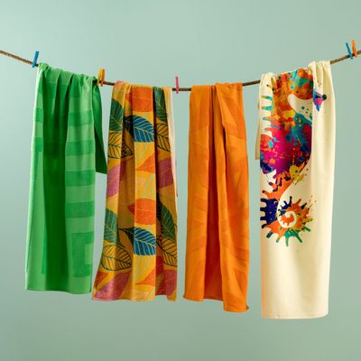 Bath towels - DIGITALLY PRINTED TOWELS & SOLID DYED JACQUARDED PESHTEMALS - MAISONETTE