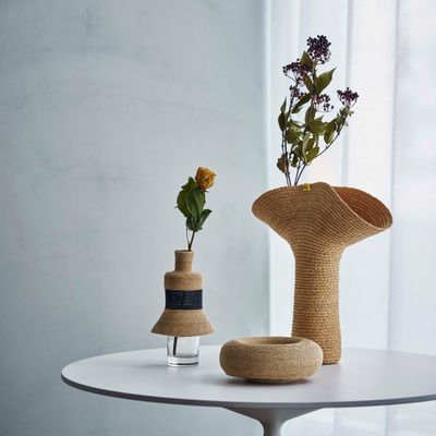 Vases - Lapel -Raffia- / " Fix the Collar to Bring Flowers to Life " - MOBJE