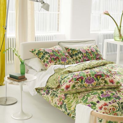 Bed linens - Ikebana Damask Fuchsia - Bed Set - DESIGNERS GUILD