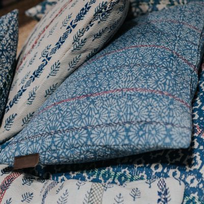 Coussins textile - Kantha vintage blanc nacré avec impression à blocs - QUOTE COPENHAGEN APS