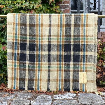 Throw blankets - MACLINDELL - LINDELL & CO