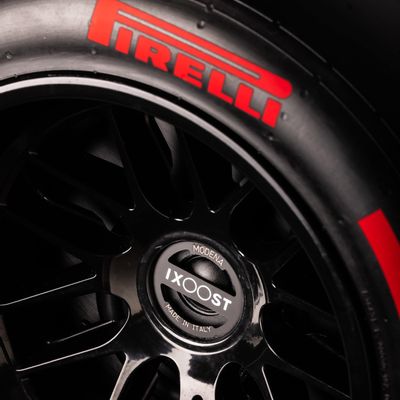 Speakers and radios - Pirelli P ZERO Sound - IXOOST ARTISTIC AUDIO