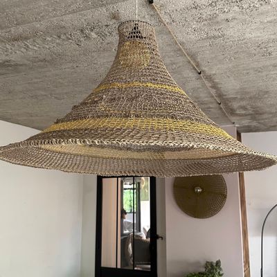 Aménagements pour bureau - Luminaire THEO en corde de lin  naturel et jaune, livré avec monture électrique  H60cm/D100cm - ADELE VAHN