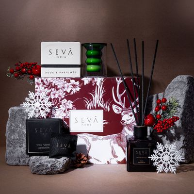 Gifts - Panier magique Mistletoe à motif de renne - (bougie de luxe, diffuseur, désodorisant pour voiture) - SEVA HOME