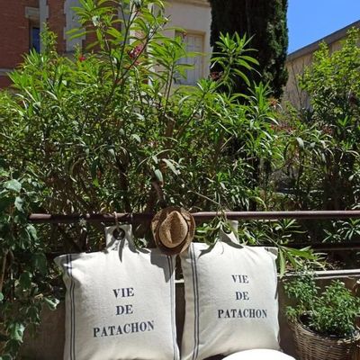 Fabric cushions - Very large cushion\" Life of Patachon\ " - EDITIONS PLUME DE LUNE
