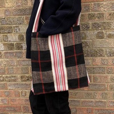 Sacs et cabas - Sac fourre-tout à bandoulière noir à carreaux Kabi - MAISON BENGAL