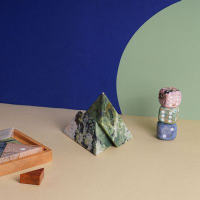 Gifts - Sculpture en forme de puzzle pyramidal - DAR PROYECTOS