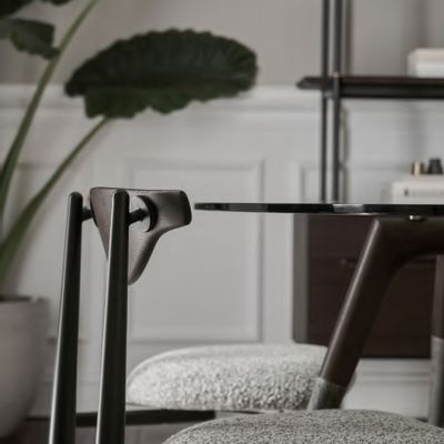 Chaises - Vicuna Dining Chair – Chaise de salle à manger en chêne et acier noir - LIVINGSTONE