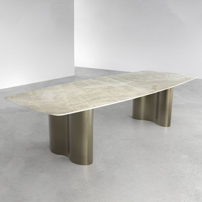 Tables pour hôtels - Tenerife – Table à manger en quartzite et laiton - LIVINGSTONE