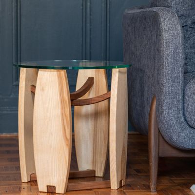 Autres tables  - Artisanal end table — Solid wood pedestal table - LA HUPPE