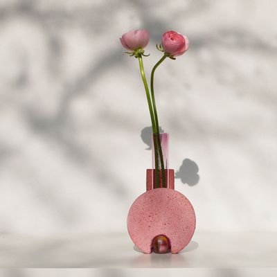 Vases - Cochlea della Metamorfosi n°2, vase rose en verre et pierre pour fleu - COKI