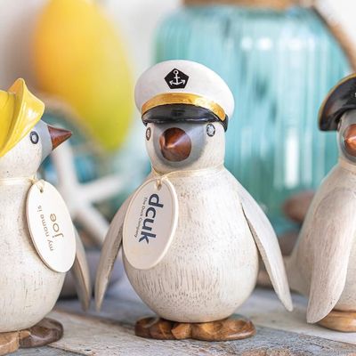 Cadeaux - DCUK sea emperor penguins. - DCUK
