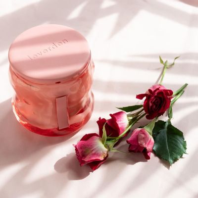 Candles - Valley of Roses Scented Candle - LEVERDEN