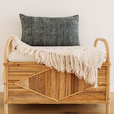 Fabric cushions - Coussin lombaire solide de la collection MYSA - NAKI+SSAM