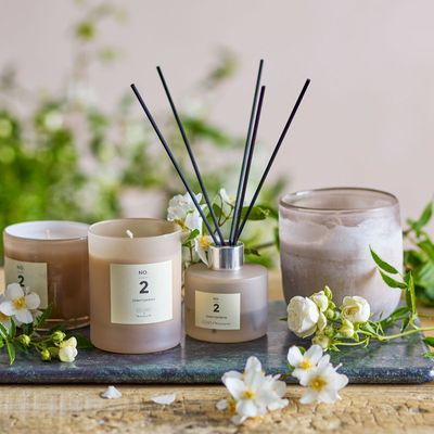 Bougies - NO. 2 - Green Gardenia Bougie parfumée, Rose, Cire naturelle  - ILLUME X BLOOMINGVILLE