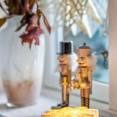 Decorative objects - Flake Deco w/Light, White, Stoneware  - BLOOMINGVILLE MULTIBRAND HOUSE