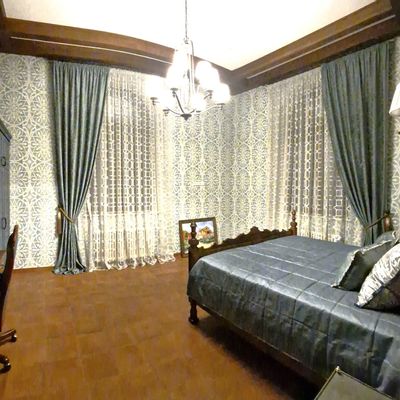Fenêtres - Bedroom decoration: wallpaper, curtains,  bedspreads and cushions - VLADA DIZIK KOSHKIN DOM