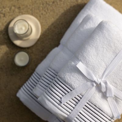 Serviettes de bain - Serviette de bain moelleuse Pure Elegance. Coton biologique. Blanc - SOWL