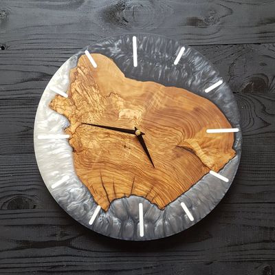 Autres décorations murales - "Horloge Murale sur Mesure en Résine et Olivier : Poussière Sculptures Murales Haut de Gamme Faites Main" 80CM - ARTDESIGNA