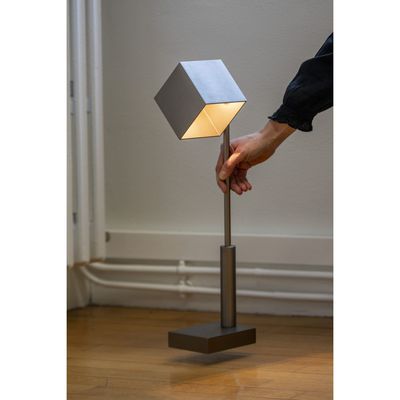 Table lamps - CARRE CORDLESS LAMP- Smoked Silver- 50cm - HISLE
