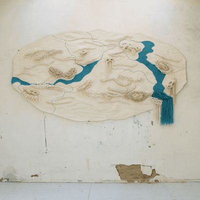 Autres décorations murales - Tapisserie "La rivière en moi". Artiste Julia Tischenko - GALERIE SANA MOREAU