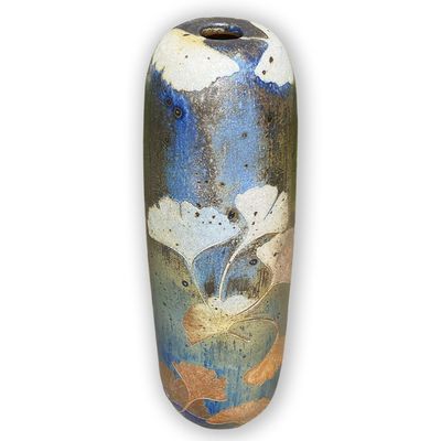 Vases - Grand vase ginkgo sur émail bleu - CÉRAMIQUE HELENE RAYMOND