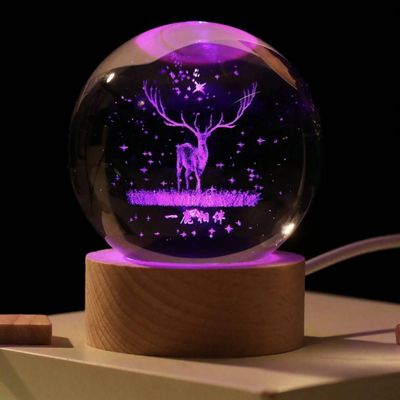 Cadeaux - Veilleuse verre gravée sur base en bois LED avec télécommande. - LIGHT ME UP