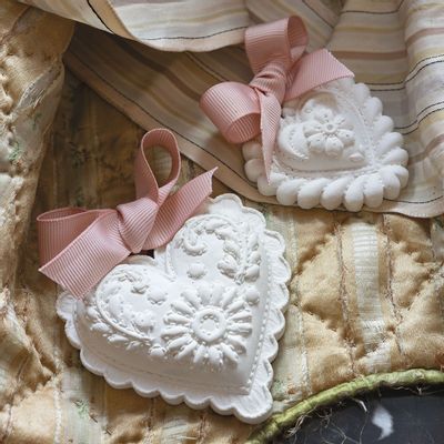 Senteurs - Décor parfumé C?ur Boutis - Petit modèle - Marquise - MATHILDE M.