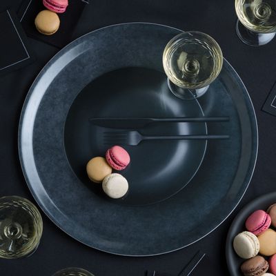 Trays - Round designer serving tray - Black trompe-l'oeil plate 38 cm - MONBOPLATO