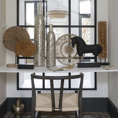 Decorative objects - COQUILLAGE statue in mango wood and metal - BLANC D'IVOIRE