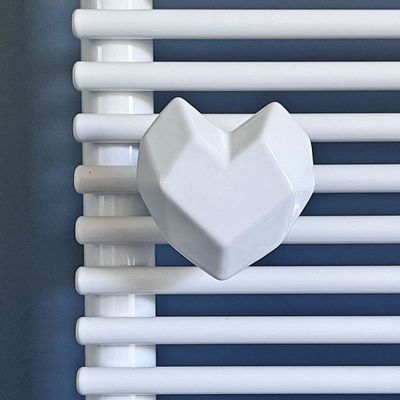 Cadeaux - Patère en céramique Cœur pour radiateurs sèche-serviettes - LETSHELTER SRL