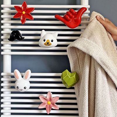 Cadeaux - Patère en céramique Chien pour radiateurs sèche-serviettes - LETSHELTER SRL