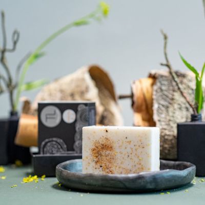 Soaps - Soap with pine essential oil and amber stones - TL CANDLES
