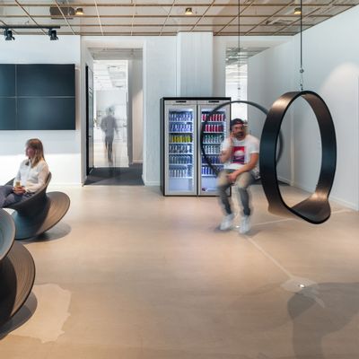 Office seating - SWING model n.1 indoor black - IWONA KOSICKA DESIGN