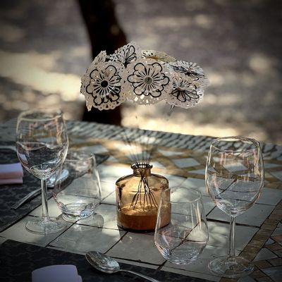 Floral decoration - PAPER FLOWERS - ALEX HACKETT