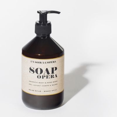 Soaps - SOAP OPERA - BODY & HAND WASHING GEL - SPICY WOOD - 490 ML - UN SOIR A L'OPERA