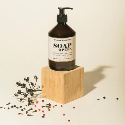 Objets de décoration - SOAP OPERA - GEL LAVANT CORPS & MAINS - BOISÉ ÉPICÉ - 490 ML - UN SOIR A L'OPERA