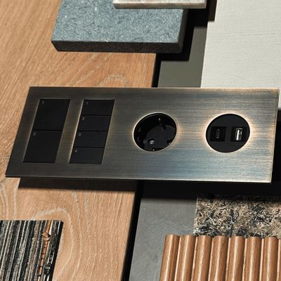 Design objects - TWENTY collection - Bespoke switch plate with SMART HOME system - FEDE