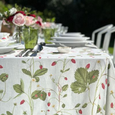 Table cloths - FRAISES DES BOIS Linen Tablecloths & Napkins - SUMMERILL AND BISHOP