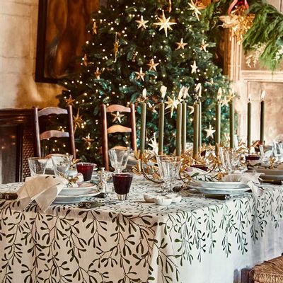 Table linen - MISTLETOE Linen Tablecloths & Napkins - SUMMERILL AND BISHOP